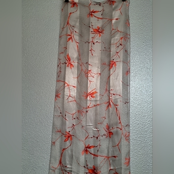 Shimmering Silver & Red Scarf - Picture 2 of 6